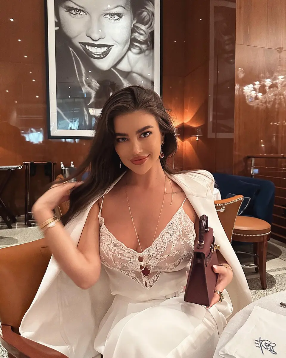 Aruzhan escort in Almaty