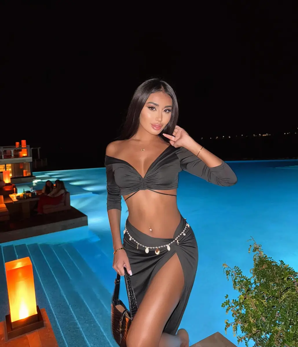 Мадина эскорт в городе Алматы